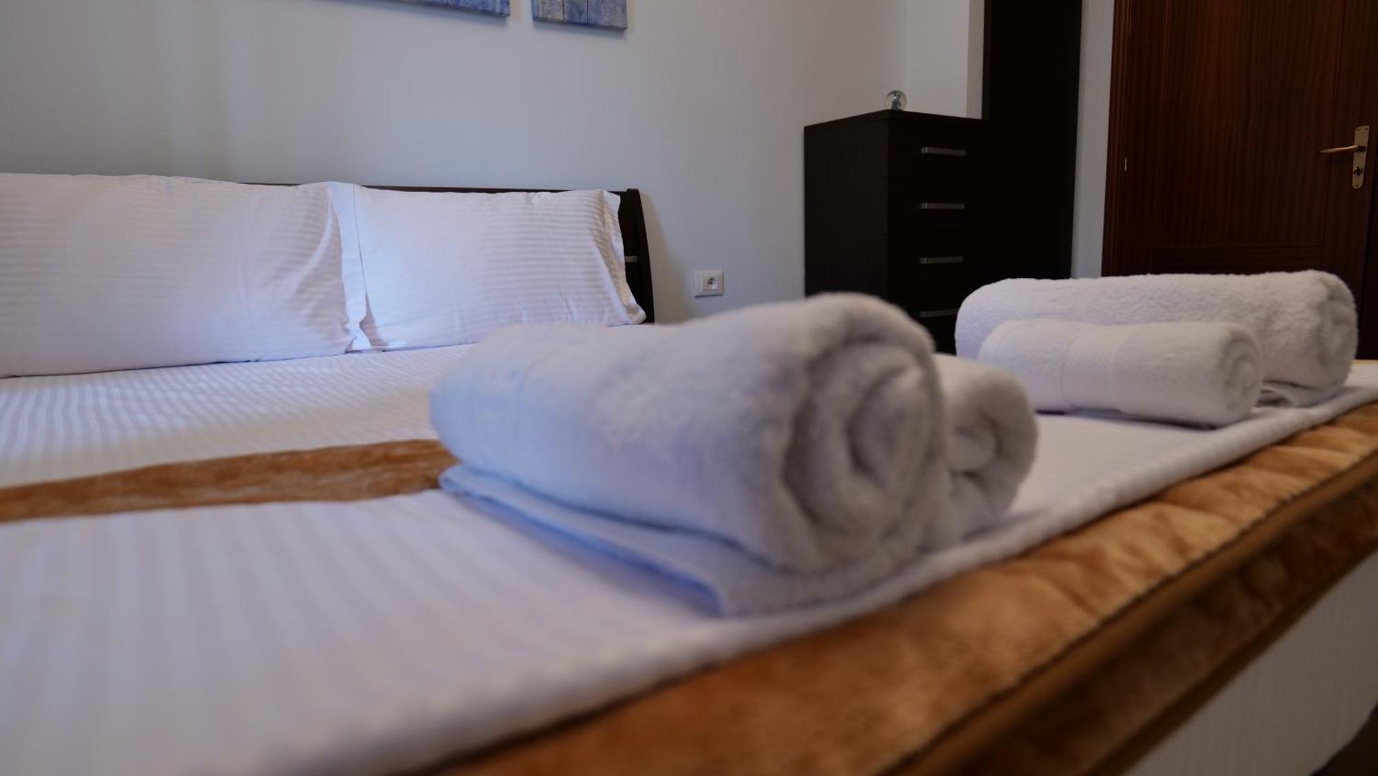 Top Location Kristi Apartments 05 تيرانا المظهر الخارجي الصورة