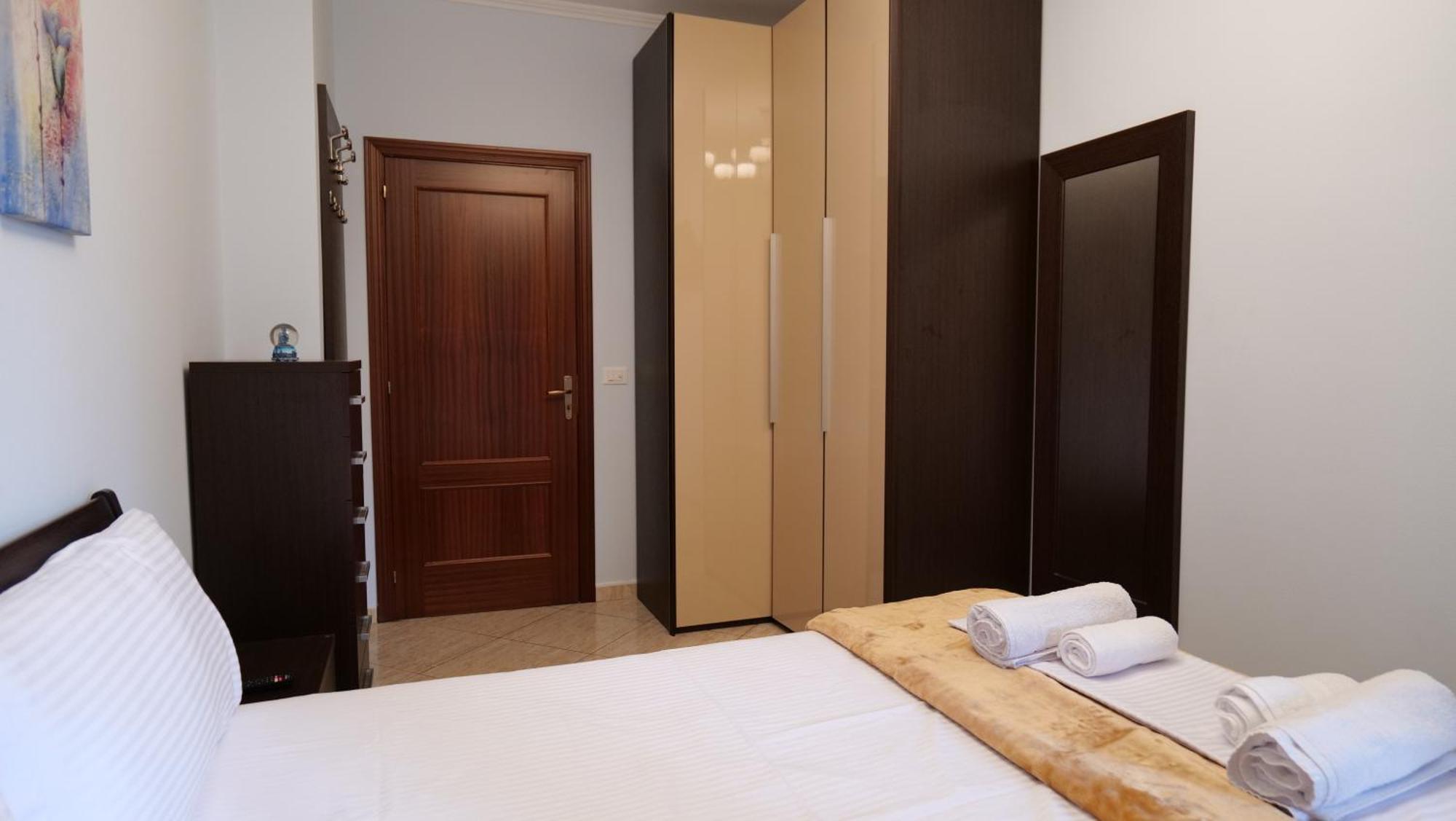 Top Location Kristi Apartments 05 تيرانا المظهر الخارجي الصورة