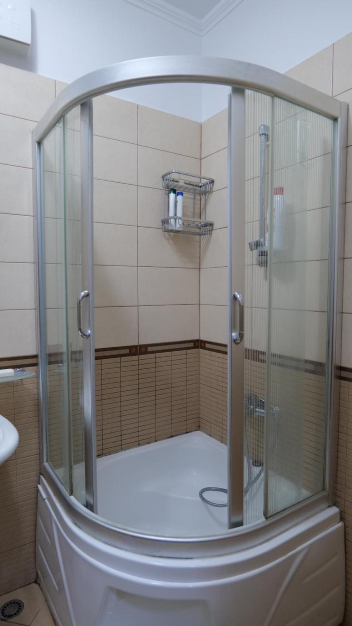 Top Location Kristi Apartments 05 تيرانا المظهر الخارجي الصورة