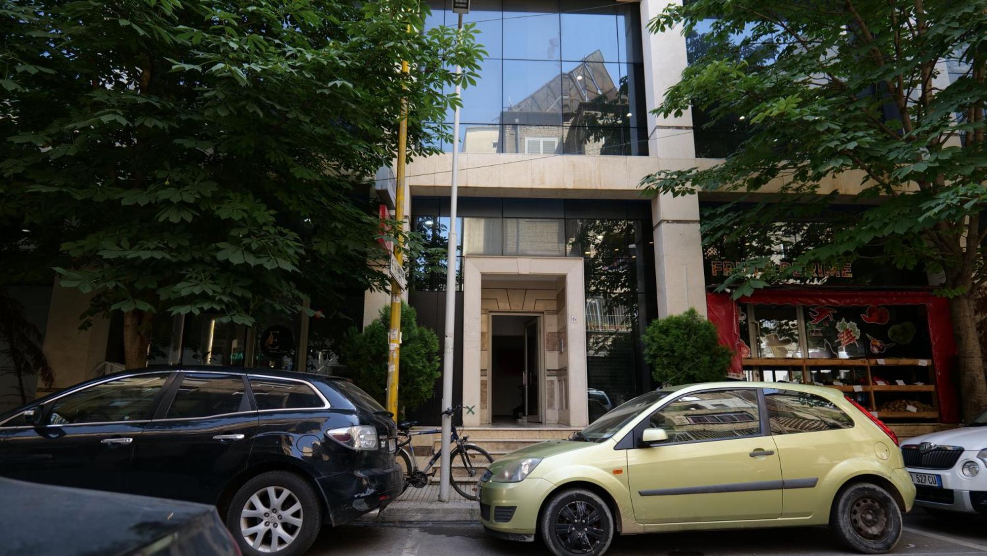 Top Location Kristi Apartments 05 تيرانا المظهر الخارجي الصورة